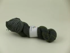 Den Fjärde Poeten - Handfärgat Sockgarn 100g