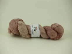 Arga Kycklingen Stampar På Tulpanerna - Handfärgat Sockgarn 100g